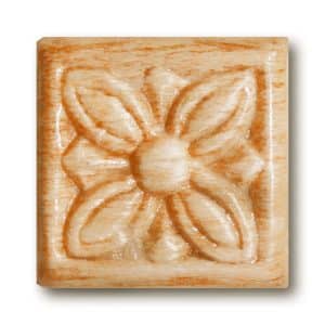 Aplicación tallada para mueble